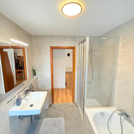 Casa Grande Mit 3 Appartamento